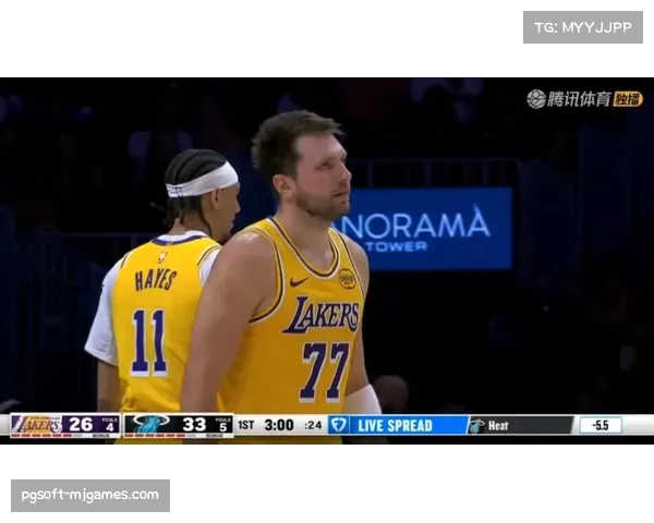 关键回合：凯尔特人突然祭出2-3联防，成功迫使东契奇出球失误